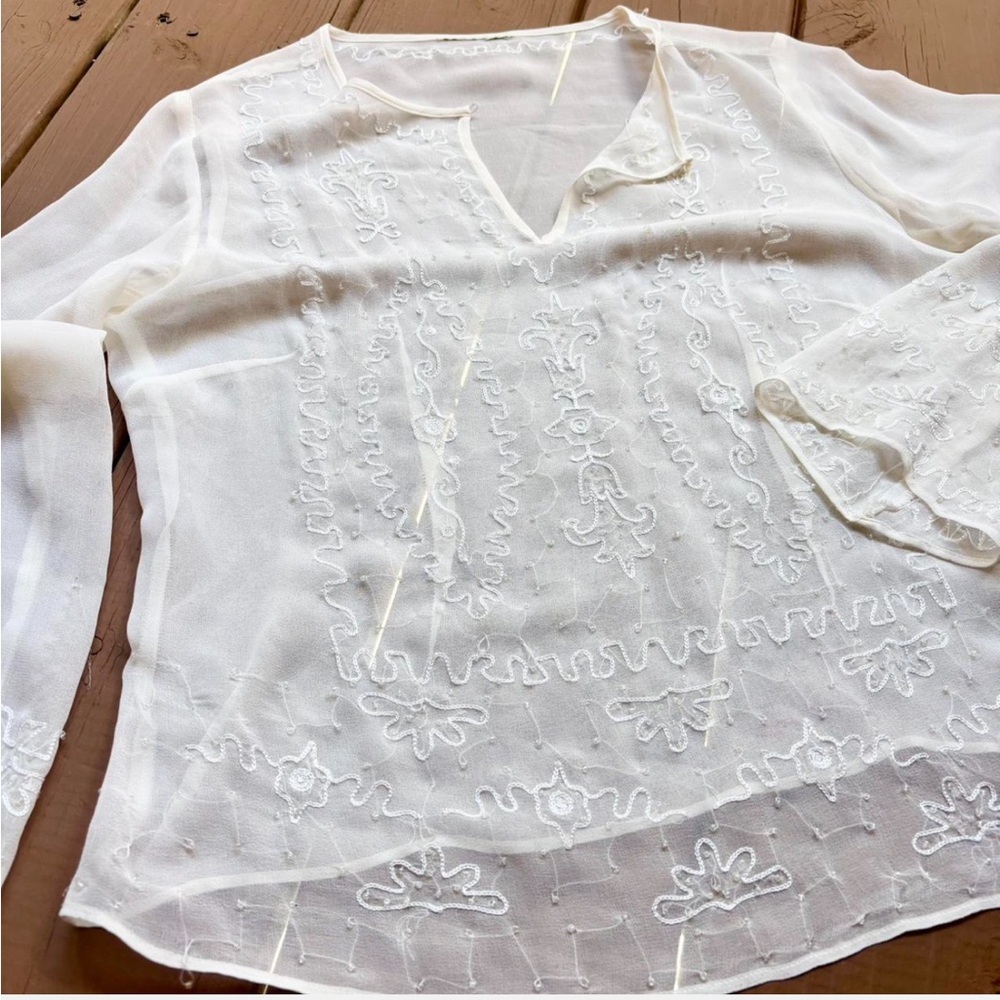 VTG Y2K White Embroidered Long Sleeve Blouse Size Small